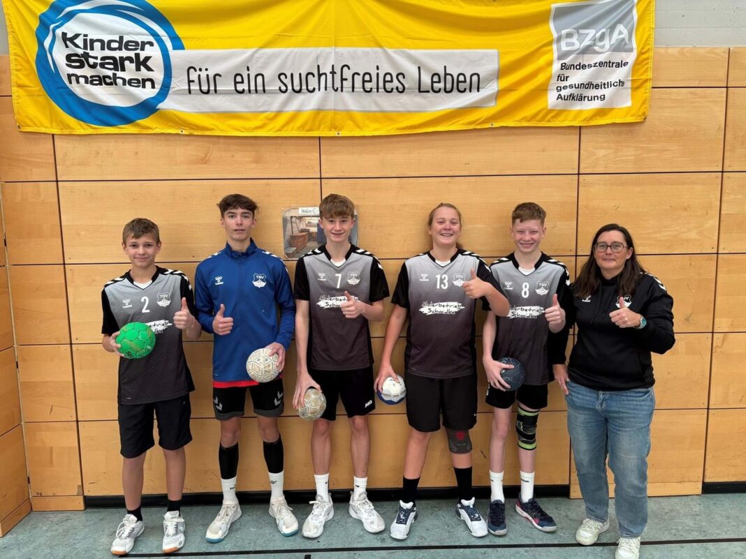 Feier für alle: Bezirkstagspräsident ehrt Jugendarbeit im Vereinssport Macht Kinder stark für ein suchtfreies Leben: Der TSV Bobingen Handball gewinnt für seine Initiative den ersten Preis des Präsidenten. Bildrechte: TSV Bobingen Handball