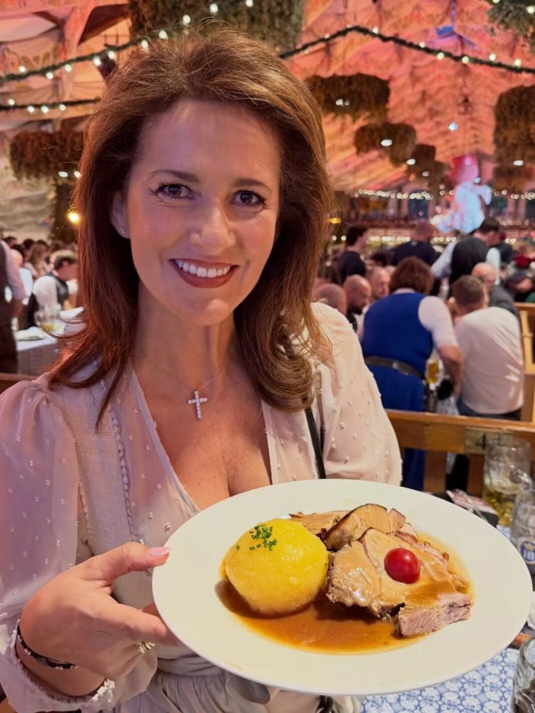 Kaniber: „Diese Wiesn ist eine Visitenkarte für München und Bayern“ – Tourismusministerin dankt Wirten, Bedienungen und Einsatzkräften Kaniber: "Diese Wiesn ist eine Visitenkarte für München und Bayern" - Tourismusministerin dankt Wirten, Bedienungen und Einsatzkräften