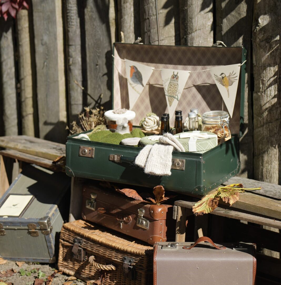 Kreative Geschenkideen: Sonderausstellung „Geschenkla ausm Koffer“ lädt in die Kreisheimatstube ein Kreative Geschenkideen: Sonderausstellung „Geschenkla ausm Koffer“ lädt in die Kreisheimatstube ein