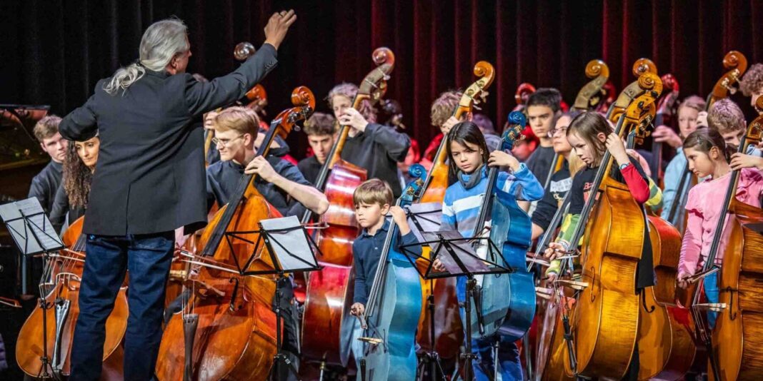 Stadt Burghausen: Internationale Bass-Stars beim Konzert „Masters of Bass“ in Burghausen