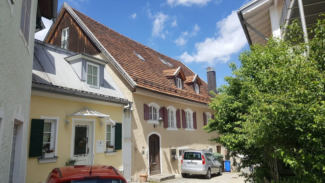 Bad Tölz-Wolfratshausen: Jugendamt richtet Kompetenzteam gegen sexualisierte Gewalt ein Bad Tölz — Am Ried 4 (Aussenansicht)