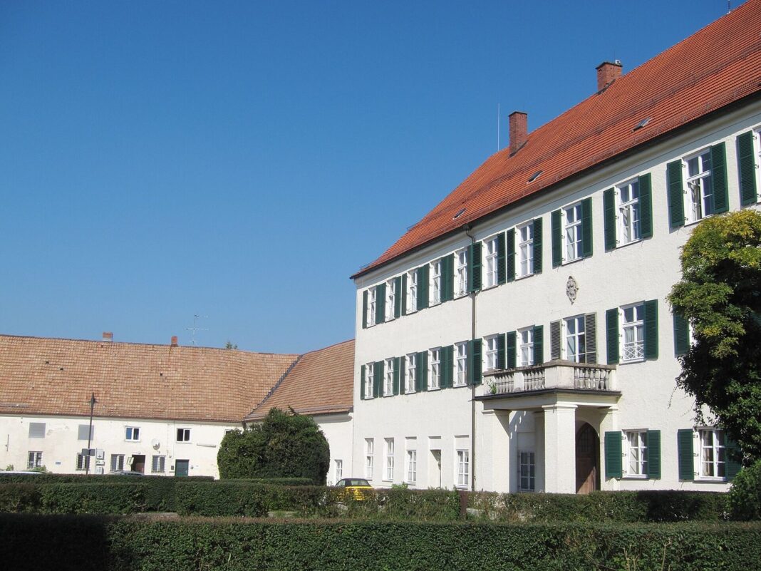 „Sterben? Darüber reden wir!“ – Aktion zum Welthospiztag Schlossplatz4 Ebersberg