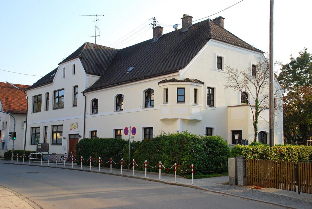 Neufahrn Dietersheimer Straße 8 Jugendhaus