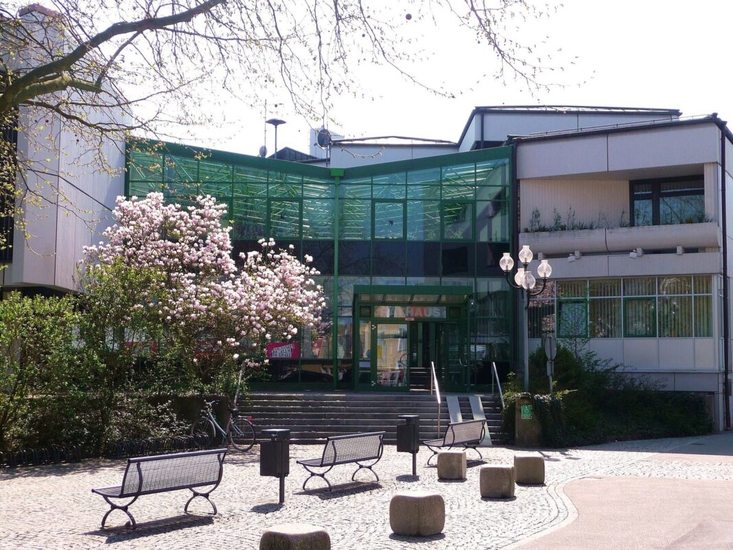 PV-Anlage auf dem Schuldach halbiert die Stromkosten Rathaus Pocking