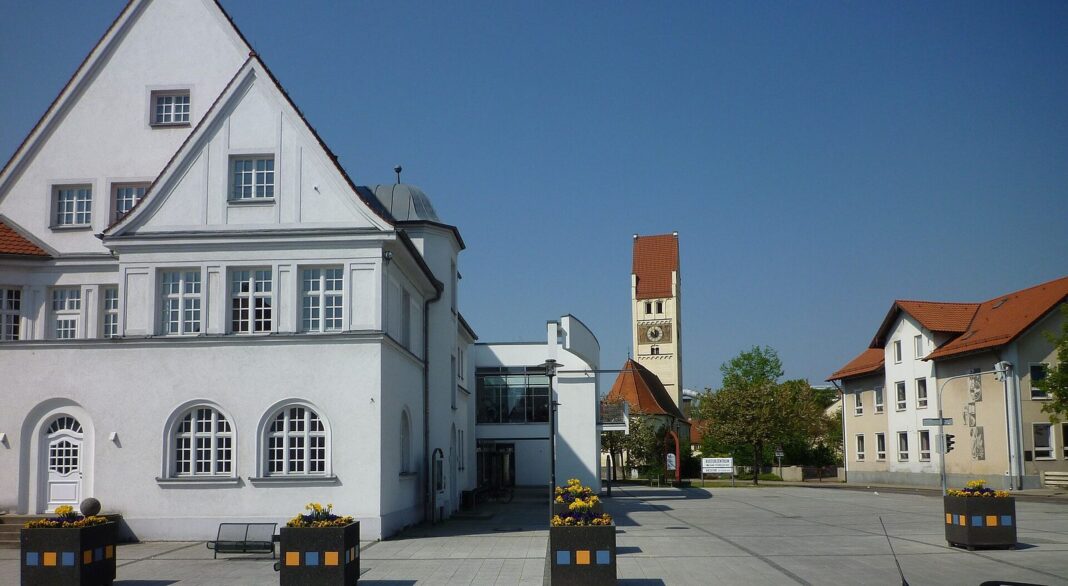 Vöhringen: Museumsvertreter besuchen Partnerstadt Hettstedt zum Kupferfest Vöhringen - Rathaus,Wolfgang- Eychmüller-Haus und Marienkirche