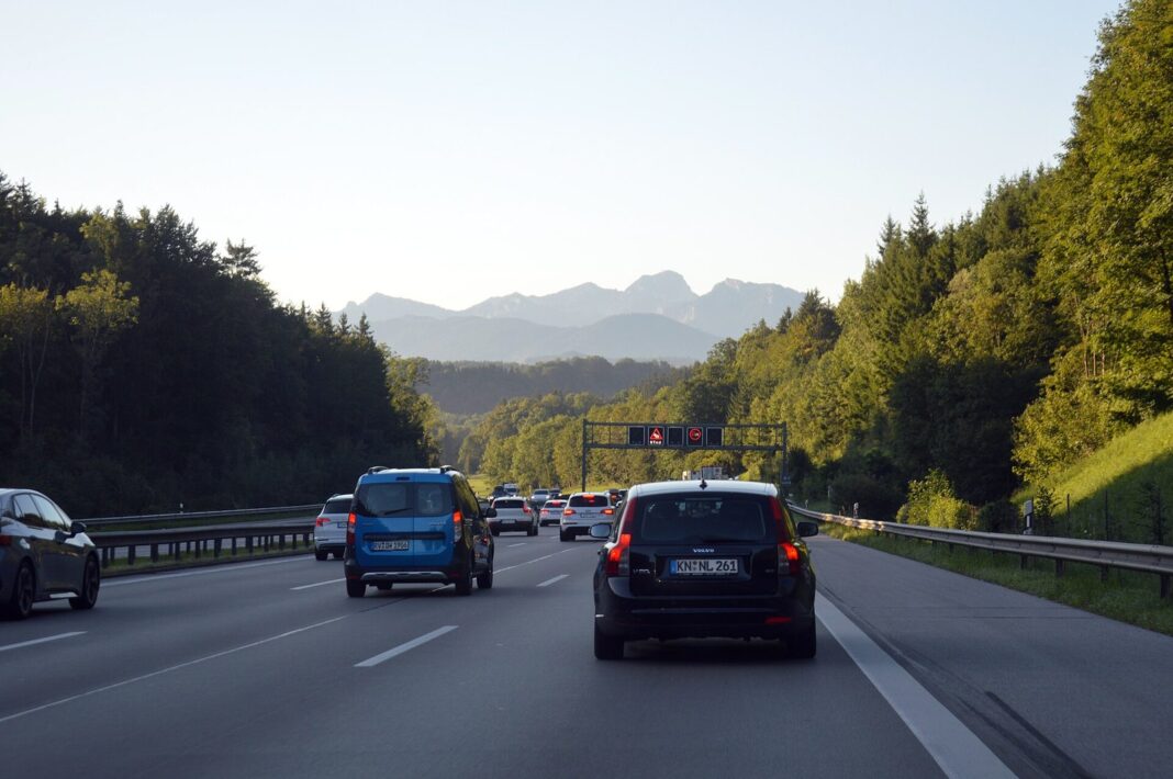 View of the mountains in the morning from the A8 in Irschenberg, Bavaria, 2023 (Irschenberg)
