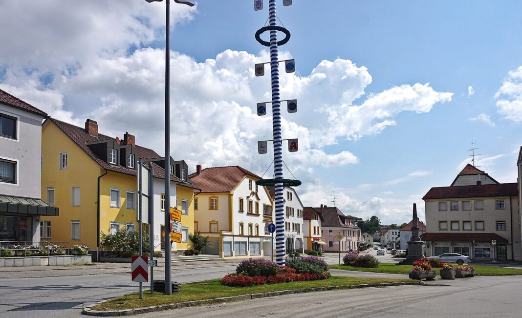 Marktplatz und Passauerstr. (Fürstenzell) (Fürstenzell)
