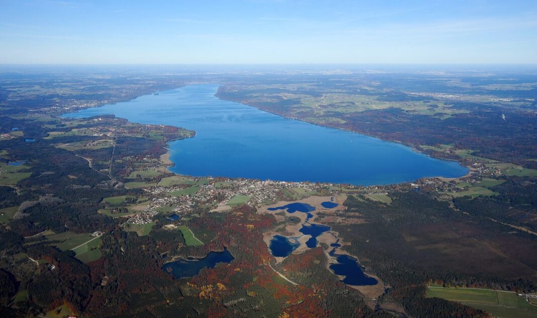 Krailling erinnert am 14. November an Komponist Wolf-Ferrari Aerial image of Lake Starnberg (view from the south) (Starnberger See)