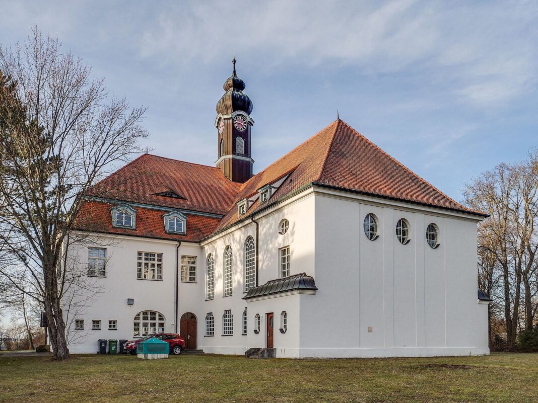 Marzling erhält 8.711 Euro für den Ganztag an der Grundschule Krankenhaus: Kutzenberg Kirche und Festsaal P2RM0048