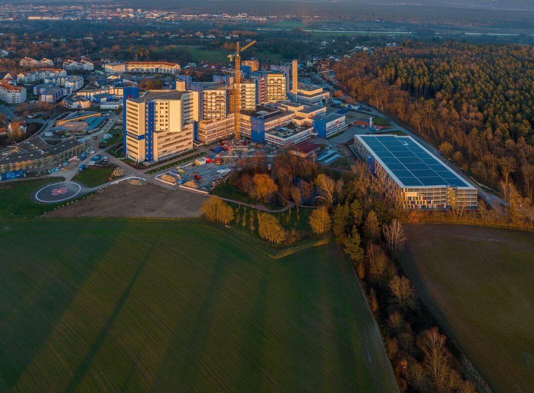 Krankenhaus: Bamberg Klinikum Luftaufnahme- -RM-170513