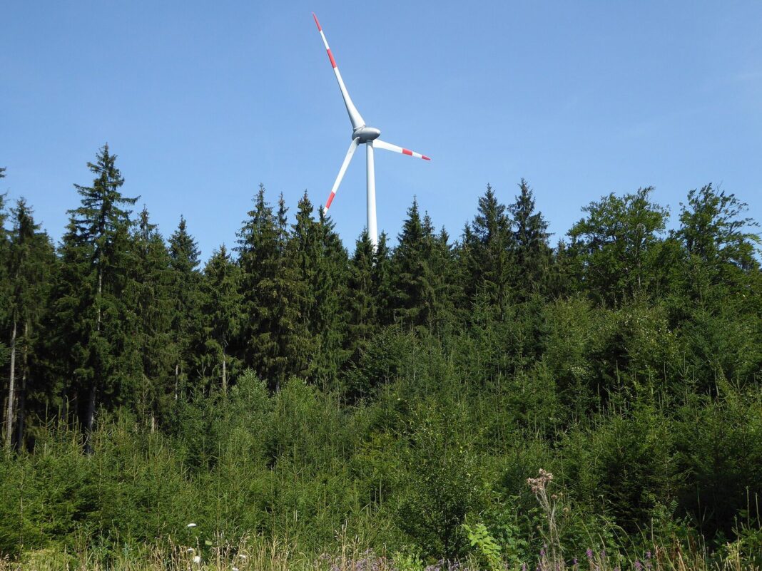 Südbayern: Was Haushalte beim Umstieg von Halogen auf LED sparen können Windkraftanlagen: xl Wildpoldsried