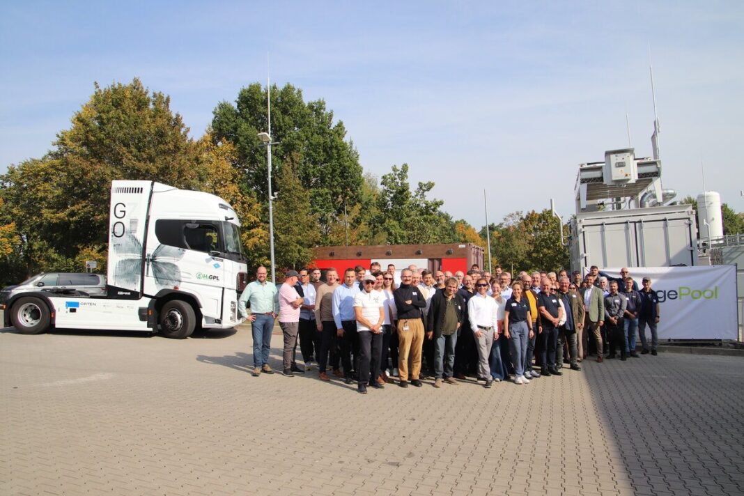 Wasserstoff zum Anfassen Das Wasserstoffcluster HY10 der Region 10 lud zum H2-Anwendertag nach Schweitenkirchen.